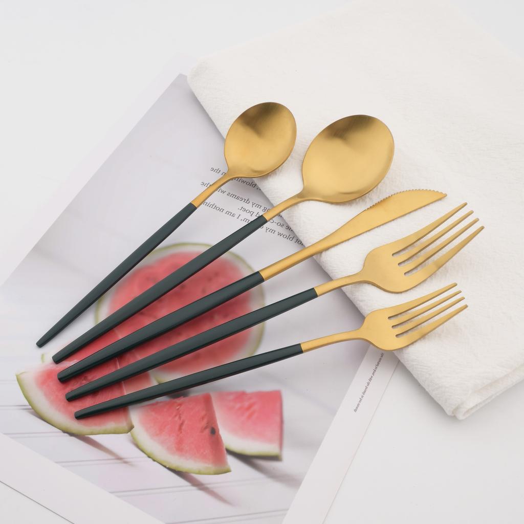 30 Teile/satz Geschirr Matte Schwarz Messer Salat Gabeln Dessert Löffel Besteck Set Edelstahl Besteck Familie Geschirr für Party