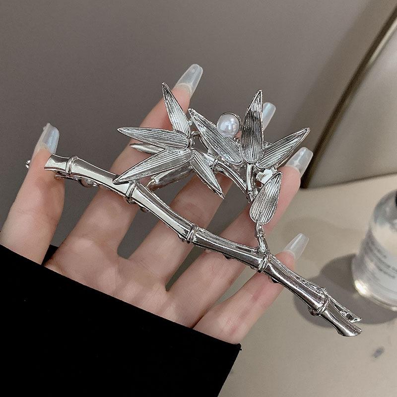 High-End Metal Shark Hair Clip - Elegant Hairpin Bow Accessory