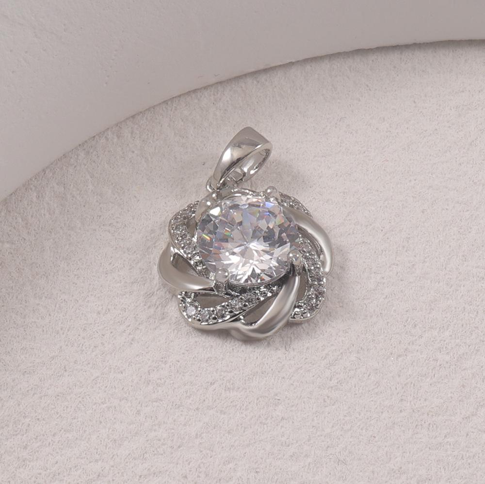 

Luxury Silver Flower Pendant with Large Round Cubic Zirconia and Diamond Accents - Versatile Clavicle Chain Accessory