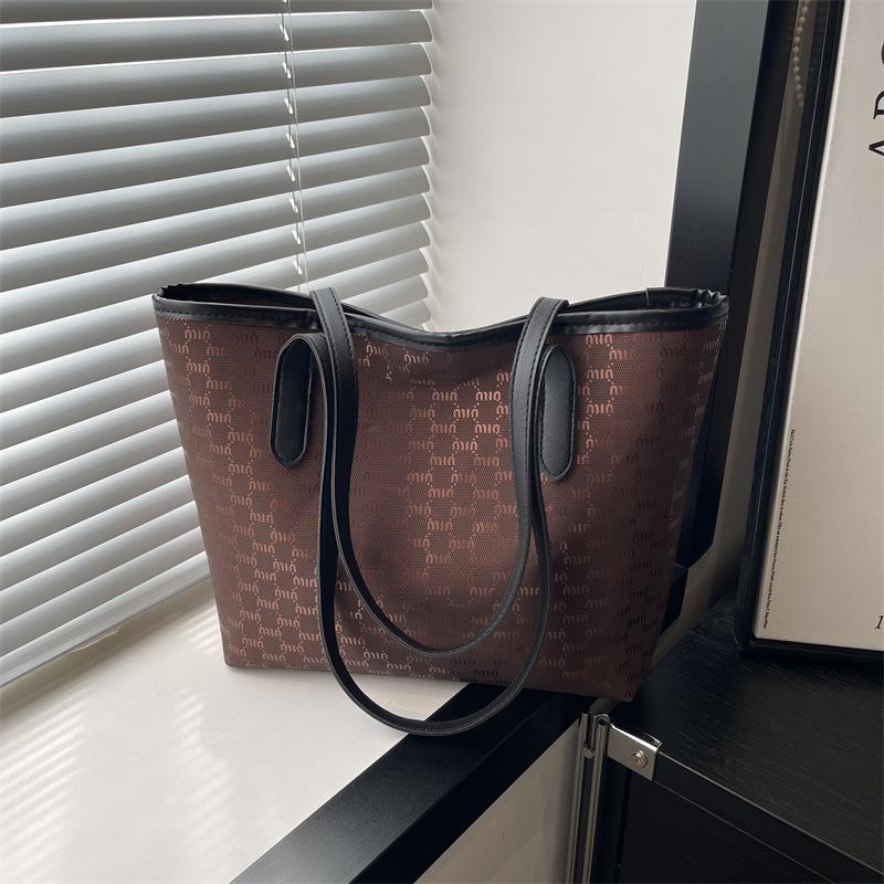Fashion Large-capacity Color Matching Casual New Casual Simple Trend Commuter Tote Shoulder Bag