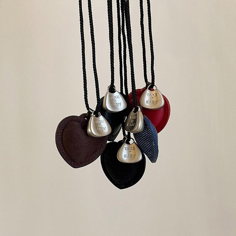 Retro Style Natural Fiber Cord Heart Charm Necklace Sophisticated Twine Chain Feminine Sweater Chain Accessory