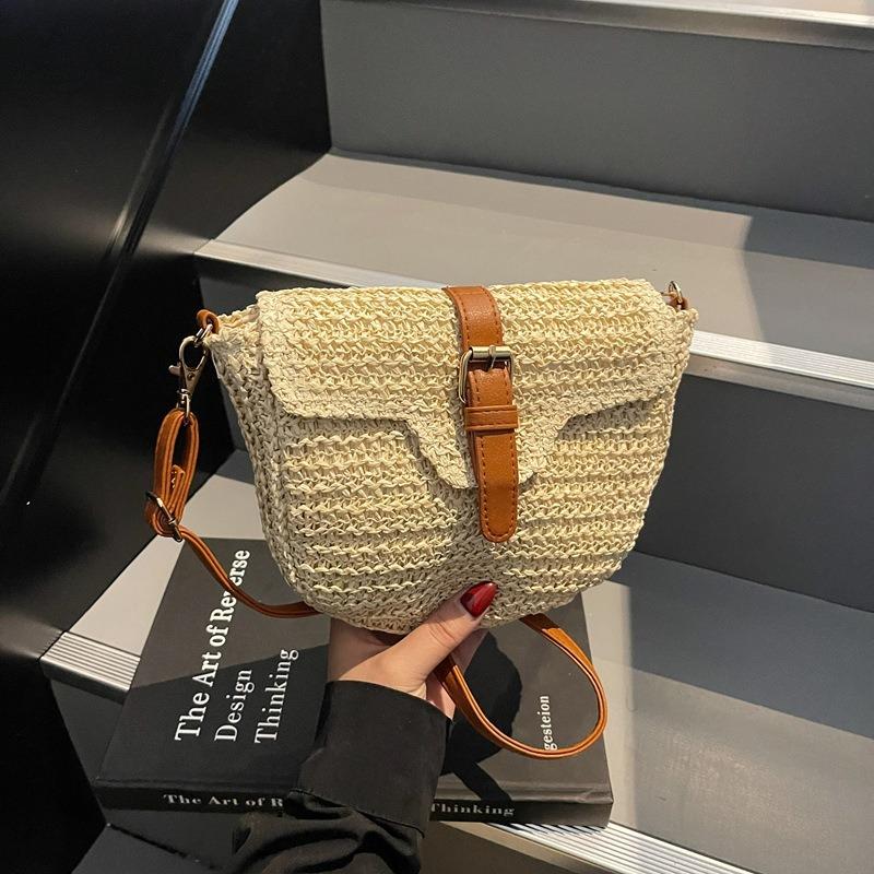 Retro texture literary street shooting seaside vacation small fresh and sweet woven shoulder messenger bag