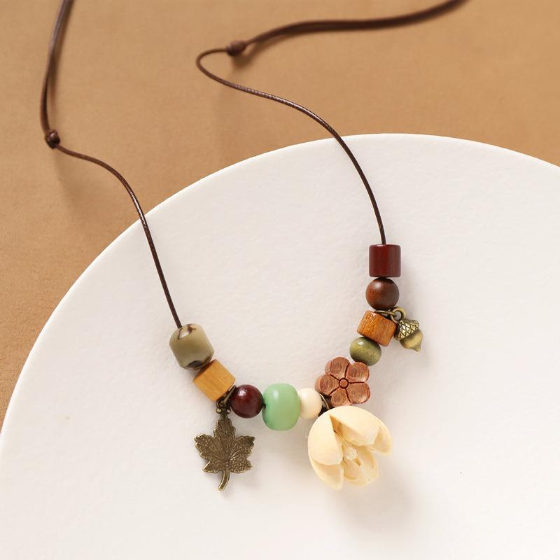 Retro literary necklace, natural plant fruit acorn pendant, long sweater chain, niche accessories