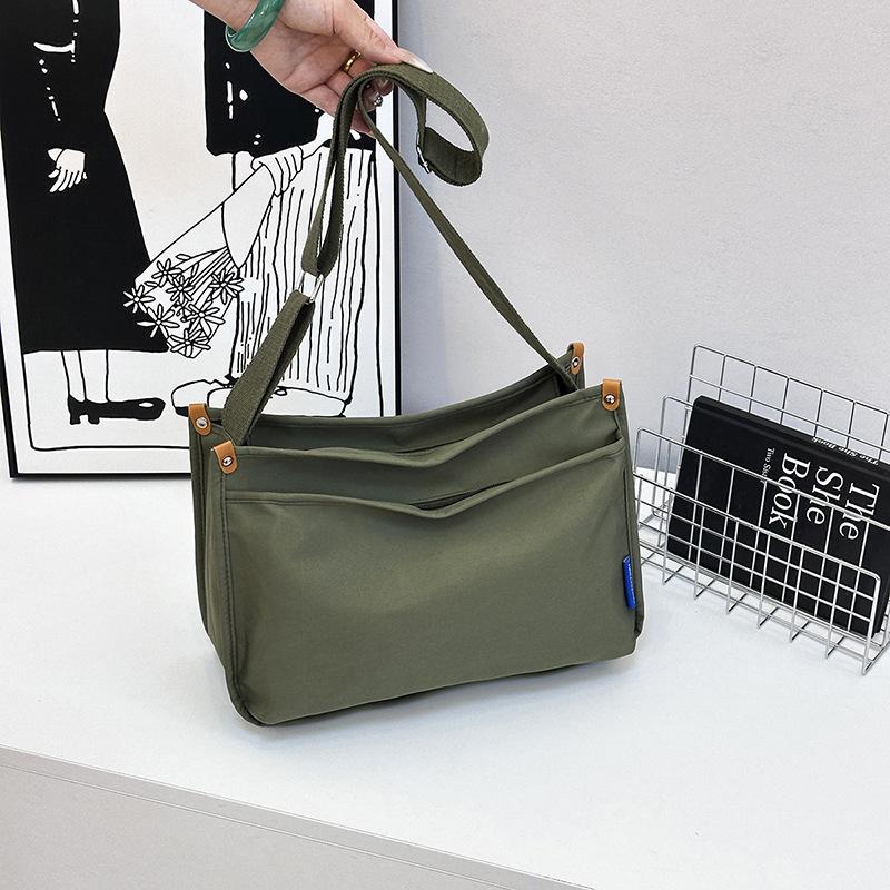 Trend Casual Large-capacity Canvas Bag 2025 New Fashion Versatile Shoulder Bag Simple Niche Temperament Messenger Bag
