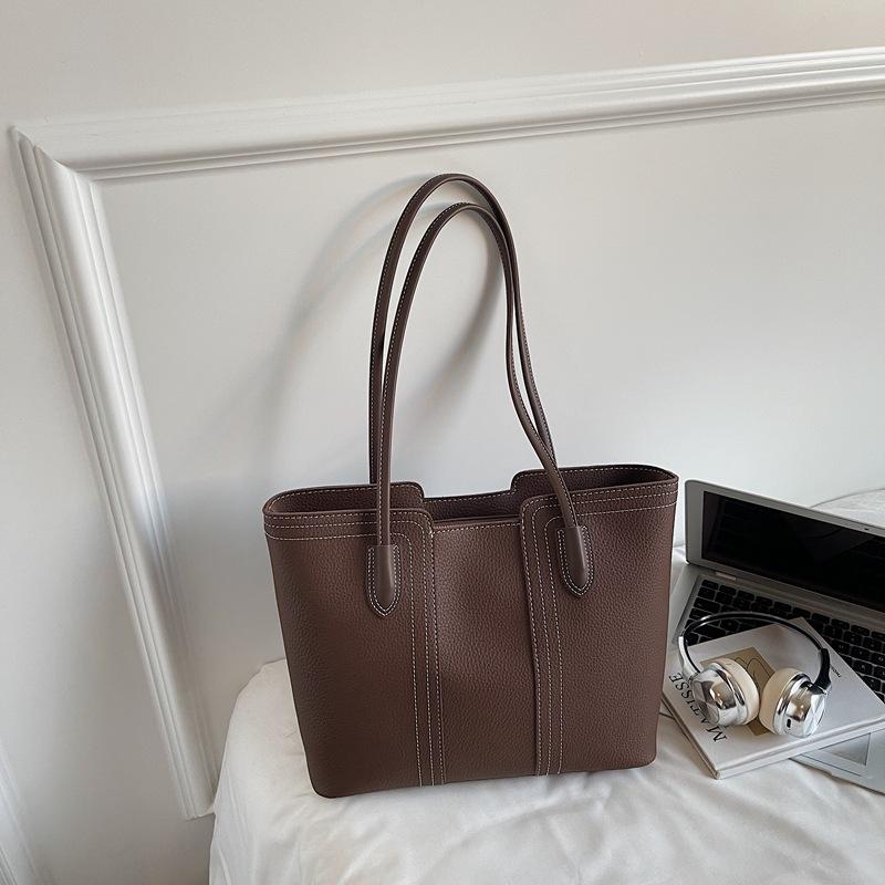 Retro bag women's large capacity 2025 new autumn and winter simple versatile shoulder underarm bag commuter tote bag