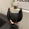 New Fashionable High-end Moon-shaped Baseball Bag, Showing Luxury, Women's Single Shoulder Bag