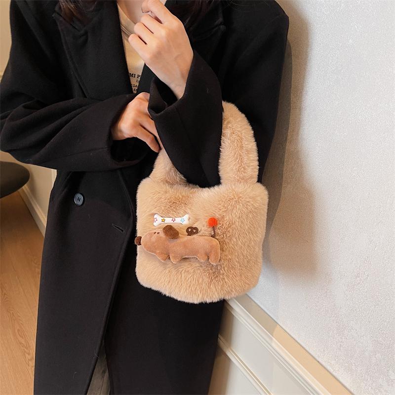 Puppy plush small bag female handbag French new Faux Fur bucket handbag Fashion foreign style Korean cartoon bucket bag