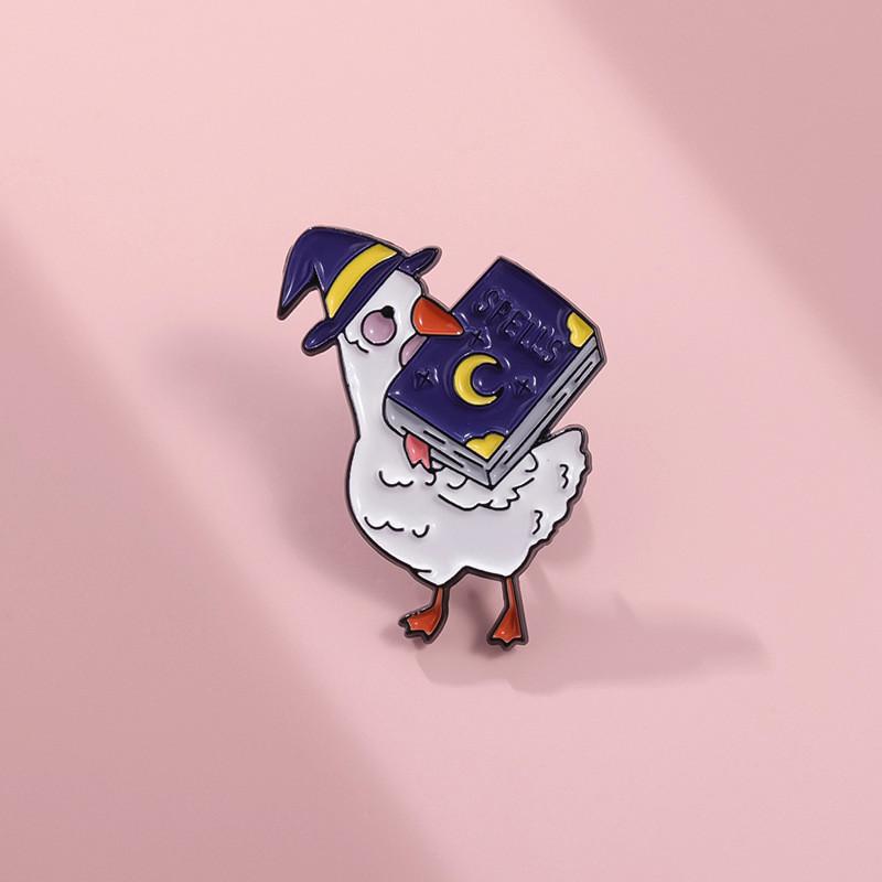 Creative Cartoon Duck Shaped Brooch Unique Gift Item Stylish Metal Badge For All Ages