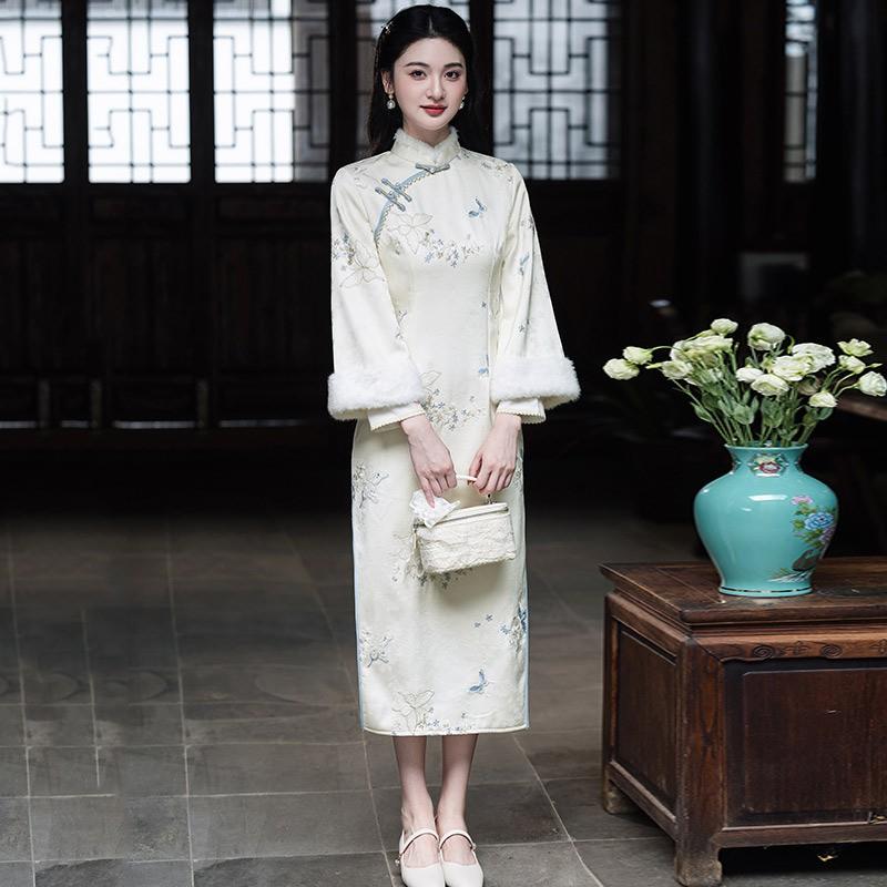 Elegant Embroidered Velvet-Lined Long Sleeve Cheongsam Dress Women Winter Thick Warm Retro Style Small