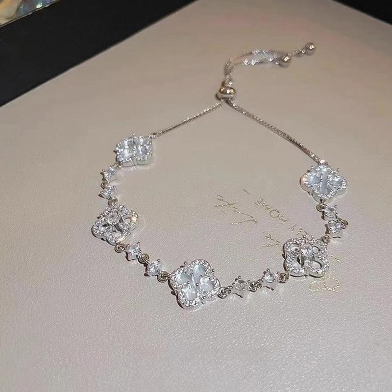 Glanz vierblättriges Kleeblatt Zirkonia Armbänder für Damen Mädchen Luxus Hohl Designer Eleganz Kleeblatt Armband Schmuck Geschenke