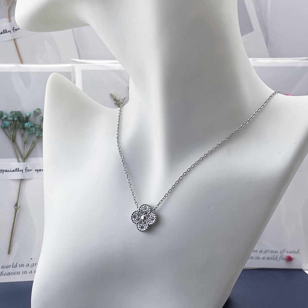 15 mm Fyraklöver Enkel Blomma Halsband Dubbelsidigt Lyxstil Damhalsband Hänge