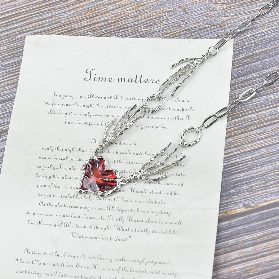 Ins Millennium Dark Red Drip Oil Necklace with Exaggerated Design, Claw Splicing, Love Clavicle Chain