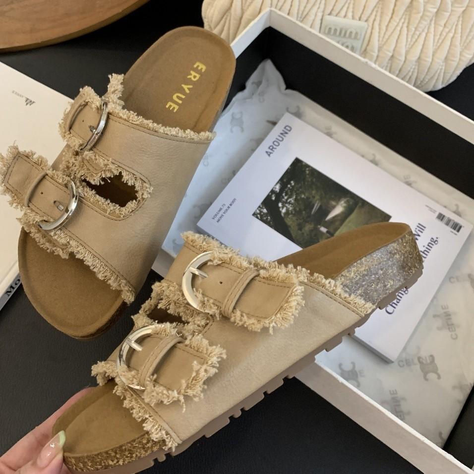 Korean Version of Internet Celebrity Belt Buckle Cool Slippers Women's Summer 2025 New Niche Retro Fringed Fashion Outside Sandals