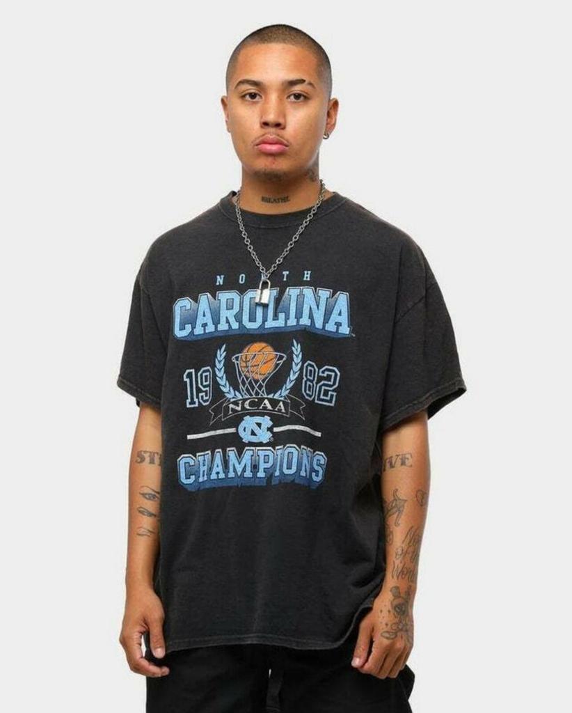 26 UNC Collegiate 82 Champi0ns Vintage Shirt UNC Vintage NBA 2021 Tee Shirt Unisex T-Shirt