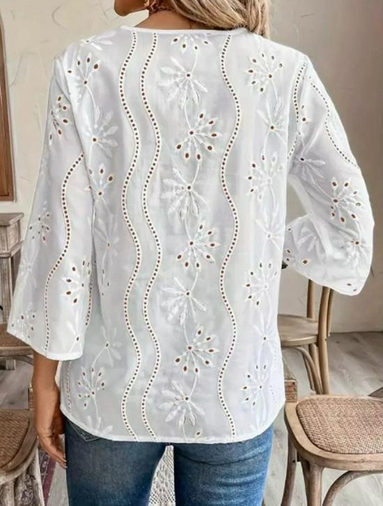 2025 Summer Loose V-Neck Lace Embroidered Women's Pullover Shirt