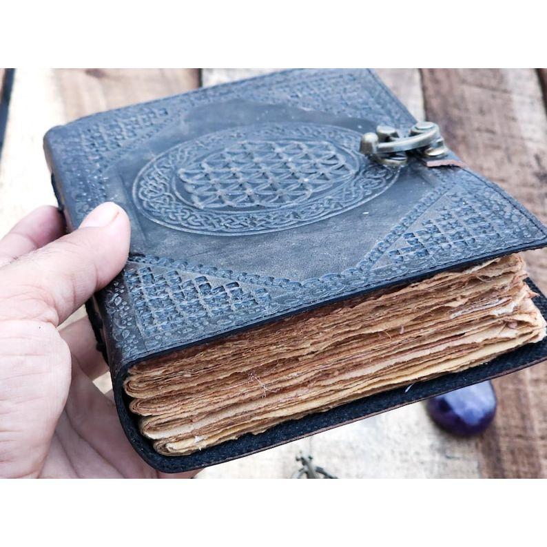 Handmade leather journal flower Of Life with c loc handmade pepar Antique book of spell the circle of life For Traveling Sketchbook