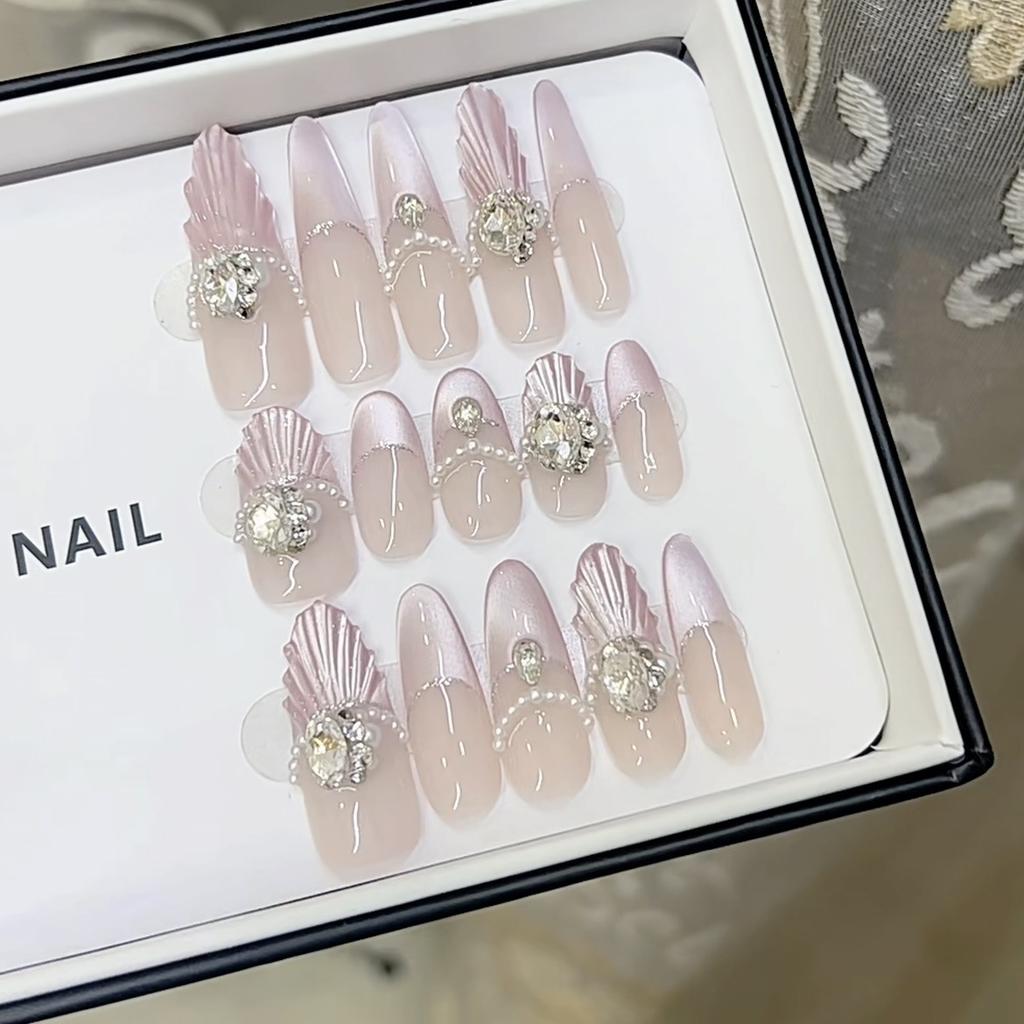 Pure Hand-made Phototherapy Nail Art Purple Cat Eye Shell Wear Nail Finished Cat Eye Nail Art Patch Showing Whiteness and Temperament