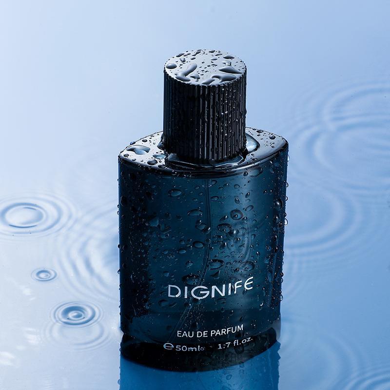 Wait for Li Fei's new cologne men's perfume, blue gentleman's man's marine fragrance, a long-lasting light fragrance
