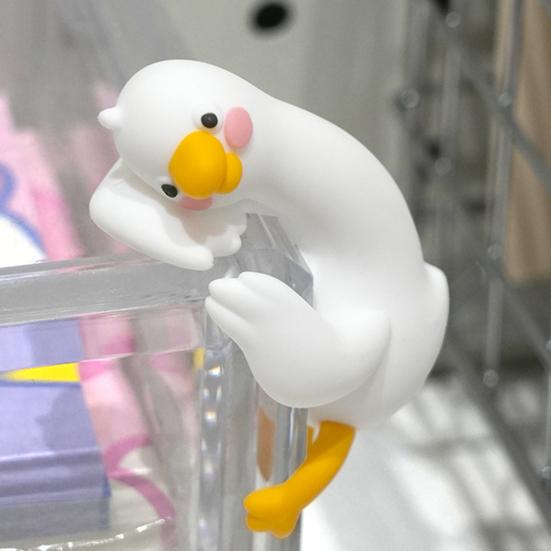 Yousheng 3D Duck Ornament Resin Cartoon Mini Duck Figurine Computer TV Monitor Decoration Collectible for Friends Gift Car Screen Display