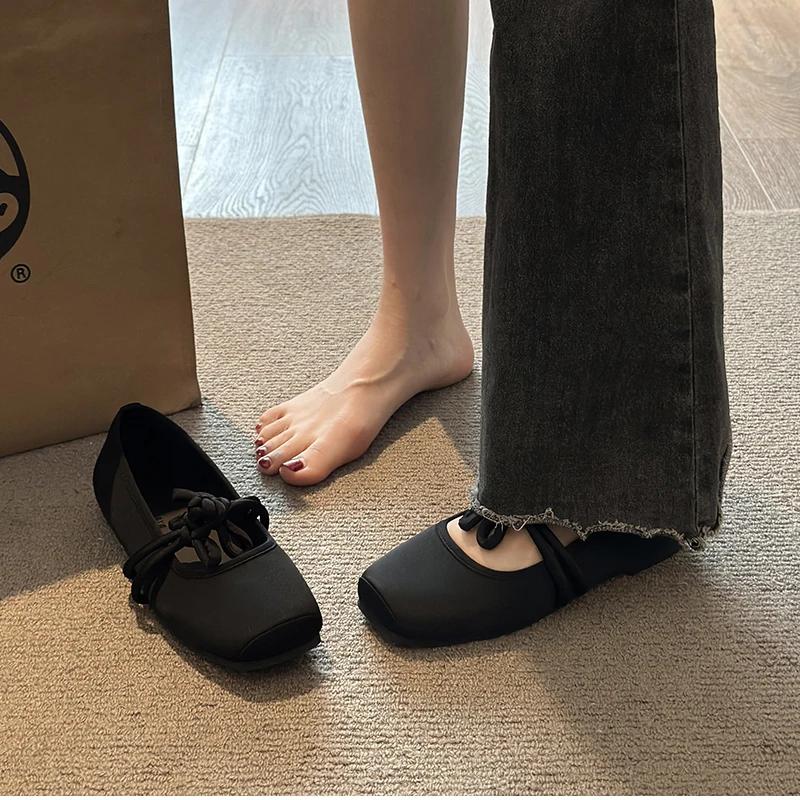 Mode 2025 Neuer ethnischer Stil Damen Slipper Schuhe Mode Flache Slip-On Schuhe Frühling Herbst Rot Hochzeitsparty Schuhe