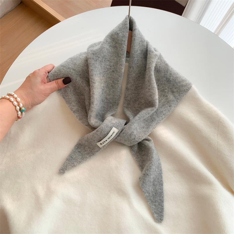 Women's Wool Knit Triangle Shawl Scarf - Versatile, Warm for Autumn & Winter
