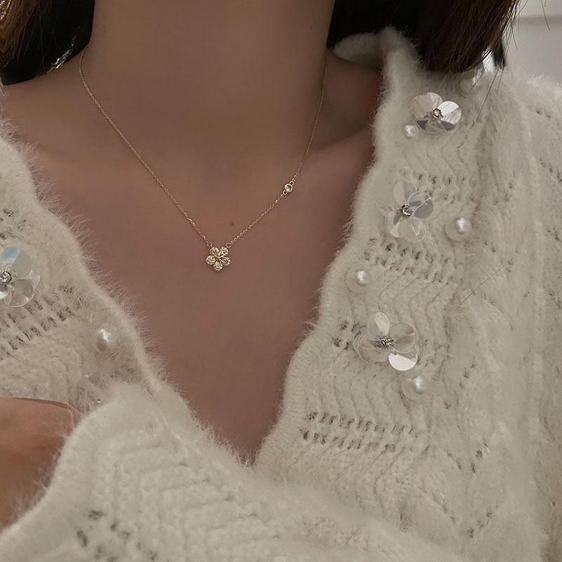 

Серебряное колье-ключица S925 с цирконом в виде цветка - Элегантный дизайн для женщин