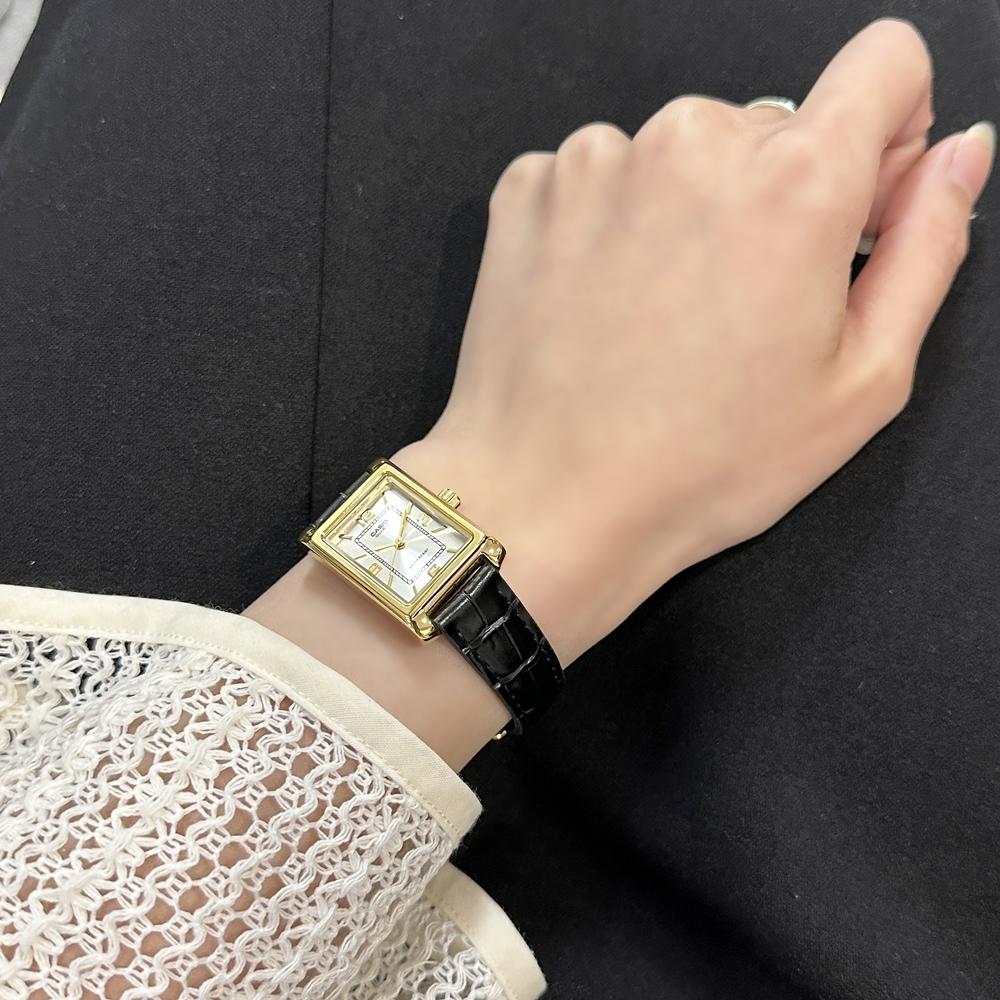 Casio Analog Watch for Leather Suitable for Coming of and Entrance Women, Strap, Birthdays, Business, Exams, Work, Age, Graduation