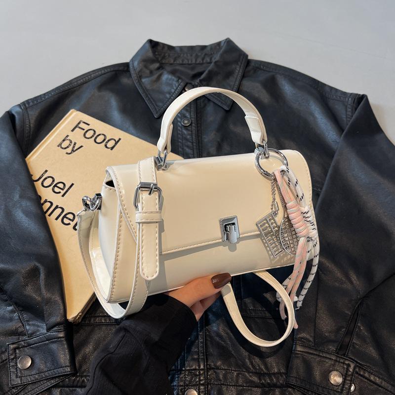 Bag lady 2025 new trendy high-end fashion retro versatile messenger bag spring and summer small bag portable small square bag