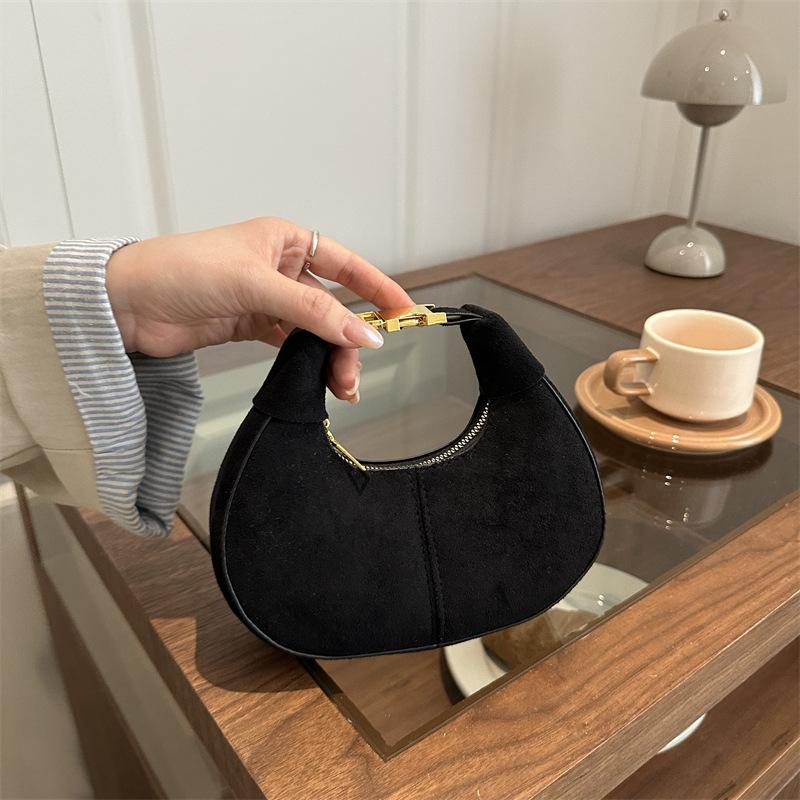 

Модная ретро матовая плюшевая универсальная сумка женская осенне-зимняя новая персонализированная нишевая однотонная сумка-мессенджер чёрный