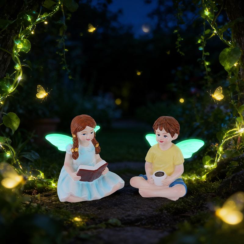 2 Stück Lustige Fee Junge und Mädchen Statue, Feengarten Zubehör, Harz Skulptur für Mikrolandschaft Blumentopf Rasen Hof Garten