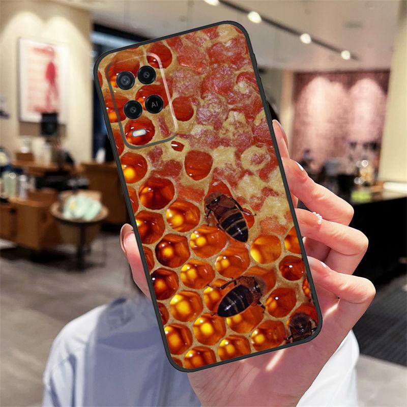 Golden Honeycomb Honey Bee Case For Oppo A78 A98 A79 A18 A38 A58 A40 A60 A80 A16 A76 A96 A15 A74 A94 A54 A17 A77 Cover