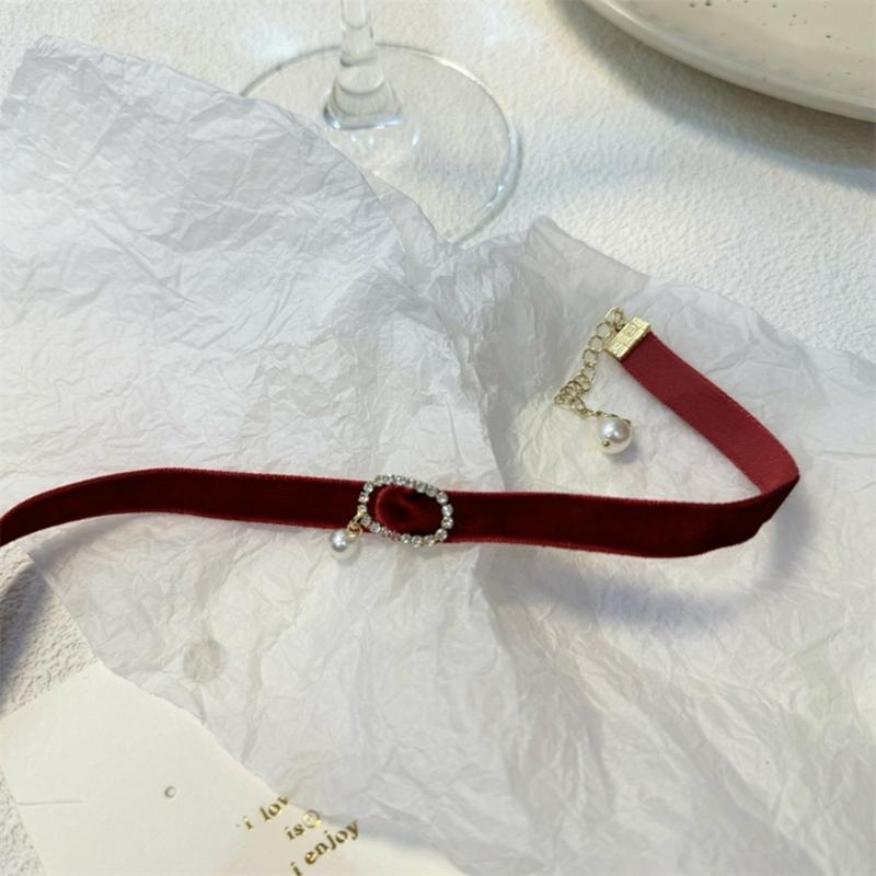 Trendy Crystal Circle Buckle Choker Necklace Lady's Sexy Velvety Clavicular Chain Chic Black/Wine Neck Jewelry