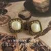 Old Sense Ancient Gold Geometric Pearl Stud Earrings Hong Kong Style Light Luxury Earrings Earrings
