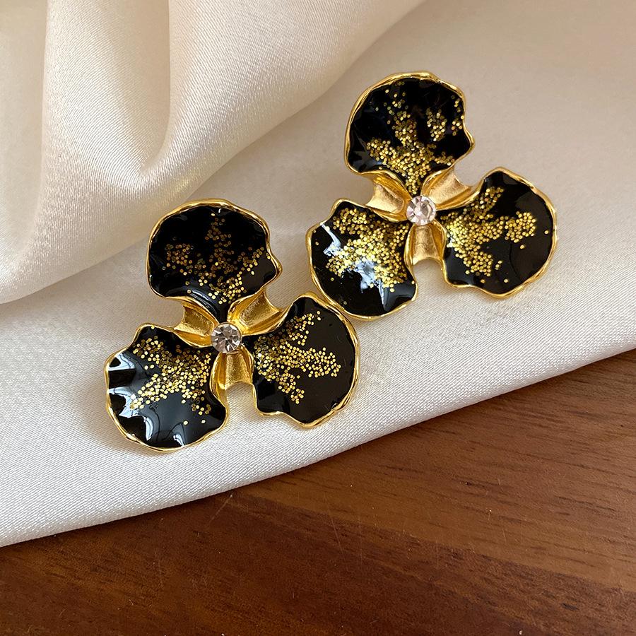 

Silver needle with diamonds dripping oil flower earrings medieval vintage retro court style stud earrings light luxury high-end earrings