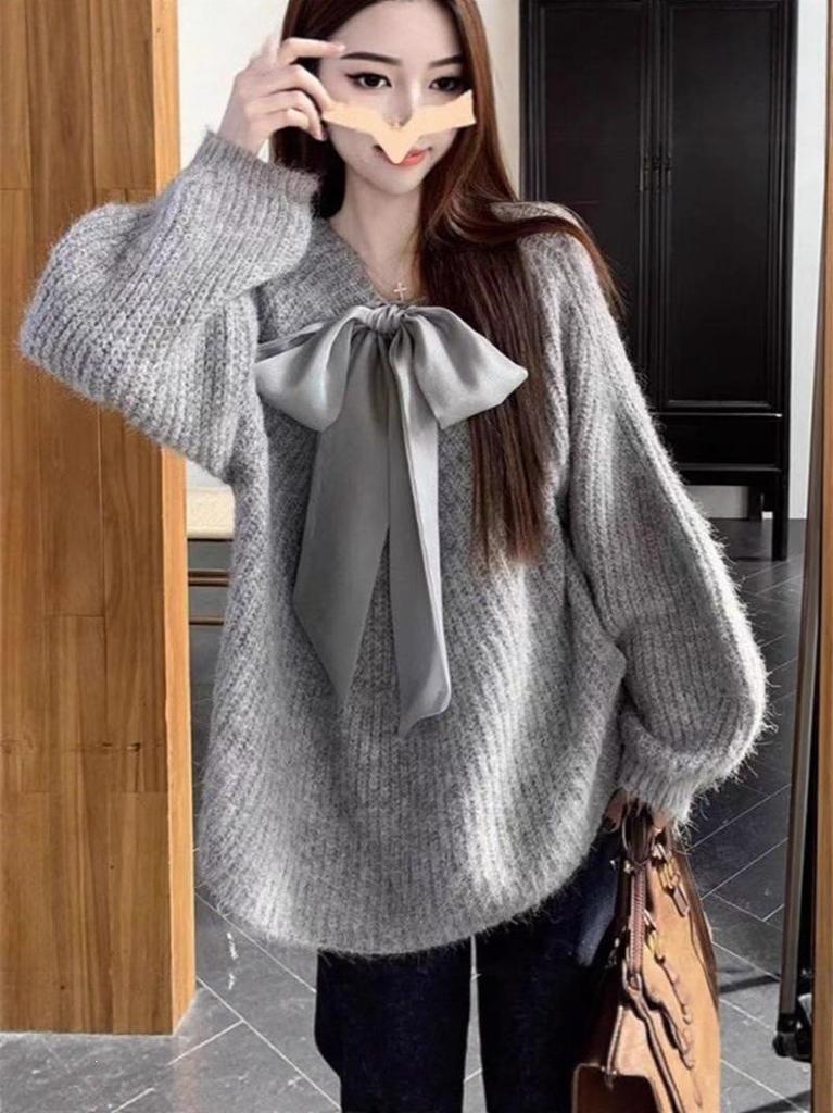 Women's Versatile French Bow Round Neck Pullover Sweater - Soft, Slimming, Age-Reducing Knitwear for Autumn and Winter