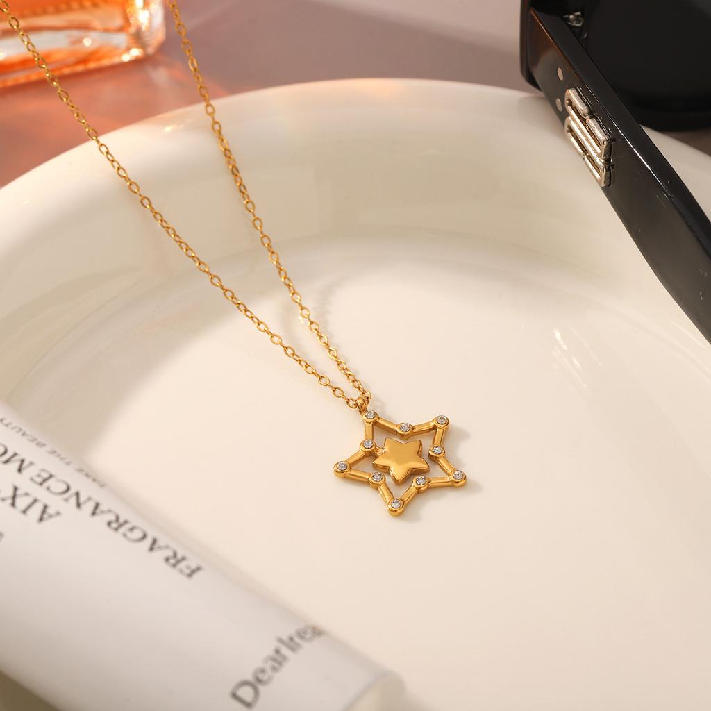 Yori Hollow Five Pointed Star Simple Necklace for Women High Quality Stainless Steel 18 K Metal Texture Choker Necklace Annivers
