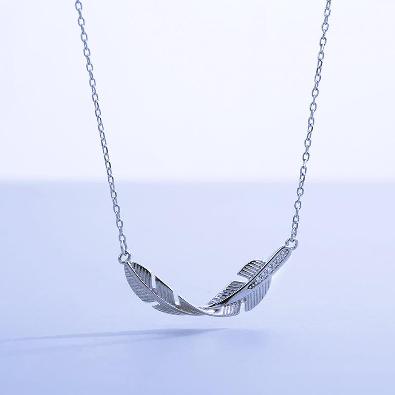 

Ожерелье с подвеской в виде листа пера, цепочка на ключицу, индивидуальность, модный дизайн, легкие роскошные аксессуары, ювелирные изделия, подарок серебряный