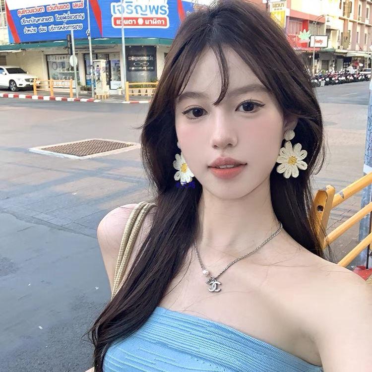 2025 Trendy Slaměné Pletené Květinové Náušnice: Přehnané plážové spony pro ženy, Krásné náušnicové doplňky