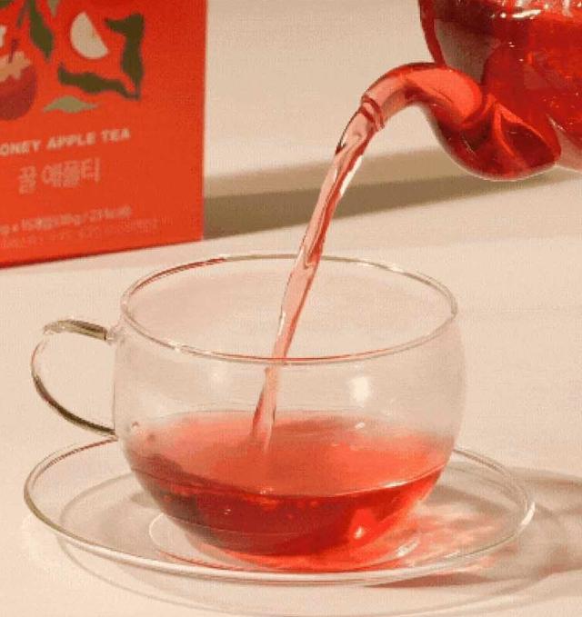 Sweet & Fragrant Honey Apple Tea in Pyramid Tea Bags