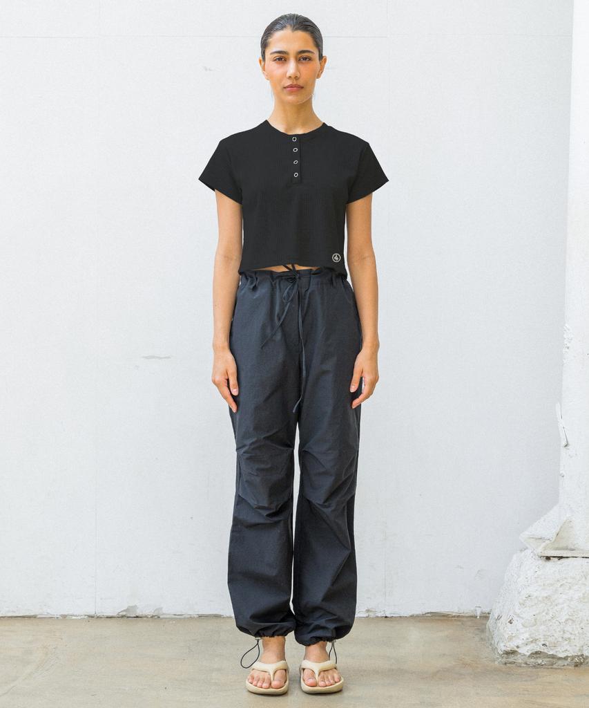 AGENT PEEK Agp Crop Button Crewneck Tee Black