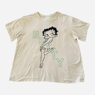 Tops – T-Shirts