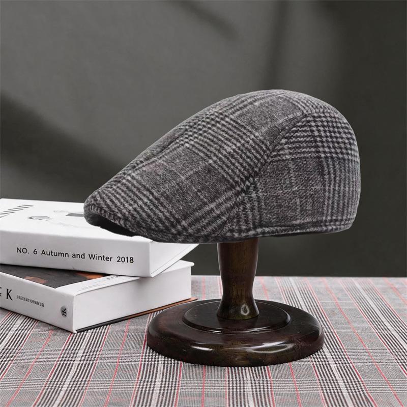 Autumn and Winter Small Plaid Forward Hat Men's and Women's Casual Retro Hat Warm Beret Comfortable and Versatile Director Hat