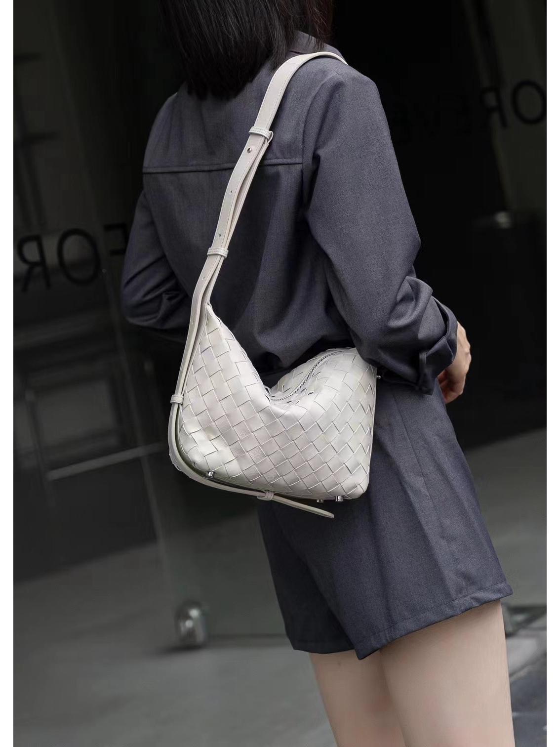 

Женская сумка-мессенджер из натуральной кожи 2024 года - мягкая плетеная сумка из коровьей кожи на одно плечо 23*16*10CM