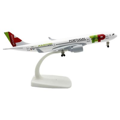 Seltenes Modellflugzeug der Corporation TAP Air Portugal A330, 20cm (1:Maßstab 300)
