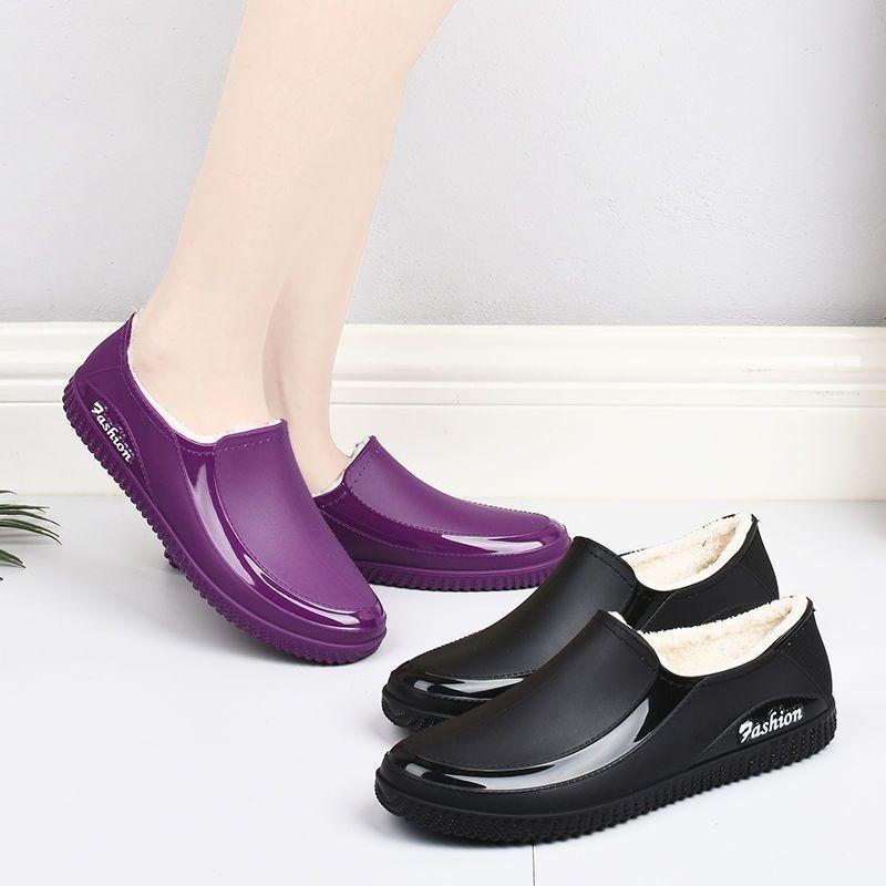 Water shoes women's low-top short tube shallow mouth rain shoes waterproof integrated plus fixed plush non-slip fashionable work rain boots