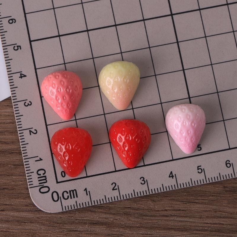 10Pcs Simulation Miniature Strawberry Resin Craft Accessories Handmade 3D Strawberry Decorative Figurine