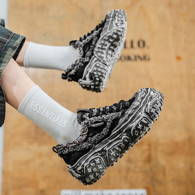 Fashion Men Thick Soled Shoes 2025 New Niche Canvas Casual Shoes Fashion Height Increasing Comfortable Non slip Lace-up Chunky sneakers