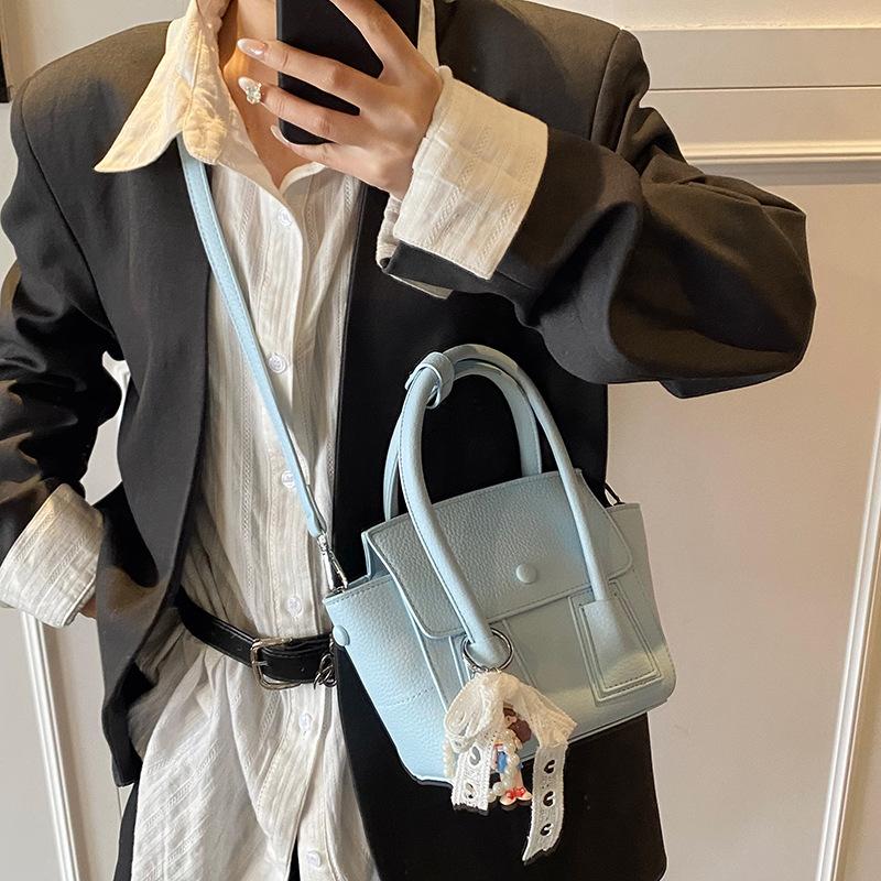 Fashion Handbag Women's New Versatile Shoulder Messenger Bag