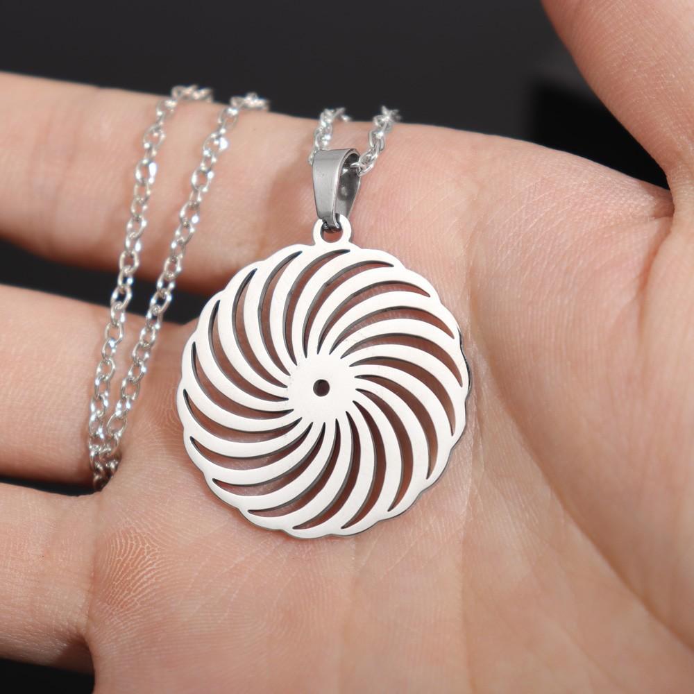 New Geometric Round Spiral Pendant Necklace Niche Necklace Clavicle Chain Jewelry