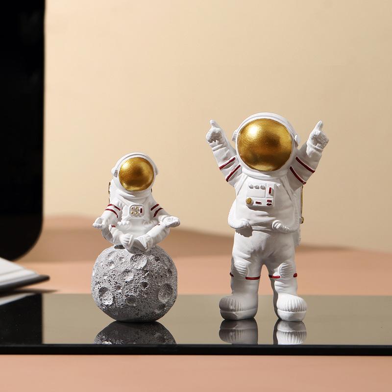 Nordic Mini Version Astronaut Small Ornaments Astronaut Living Room TV Cabinet Entrance Desk Room Decoration Gift
